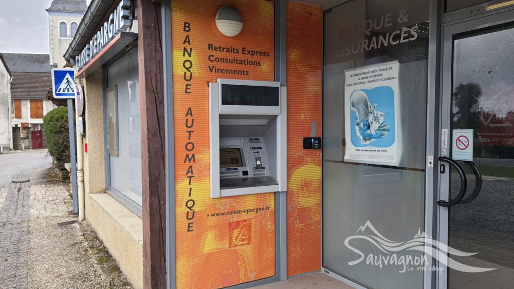 Le distributeur de billets au Bourg va être retiré